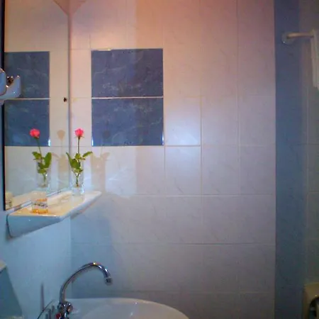 Inn Hotel Hotel 2*